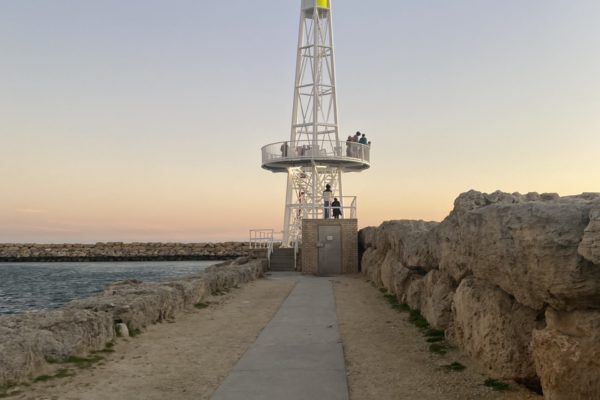 Hillarys-Marina-Lighthouse